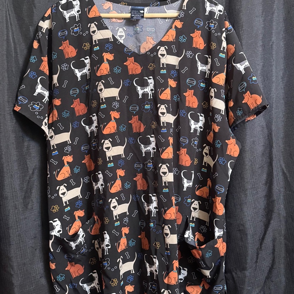 Zoe+Chloe Very Cute Black Dog Print Scrub Top 2X - Picture 2 of 16